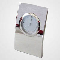 Reloj de Escritorio Metalico con logo con porta tarjeta Zona Oeste, Capital Federal